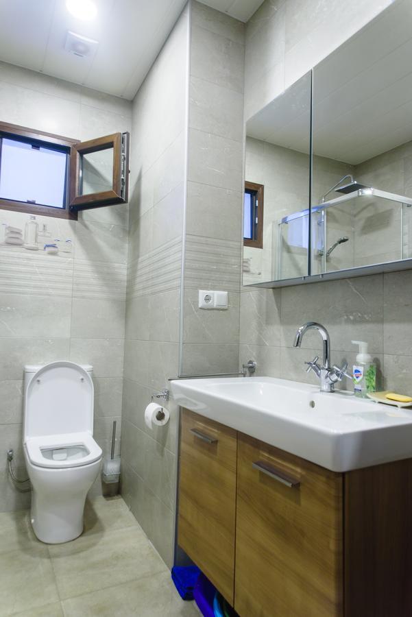 Boulevard Apartment Батуми Екстериор снимка