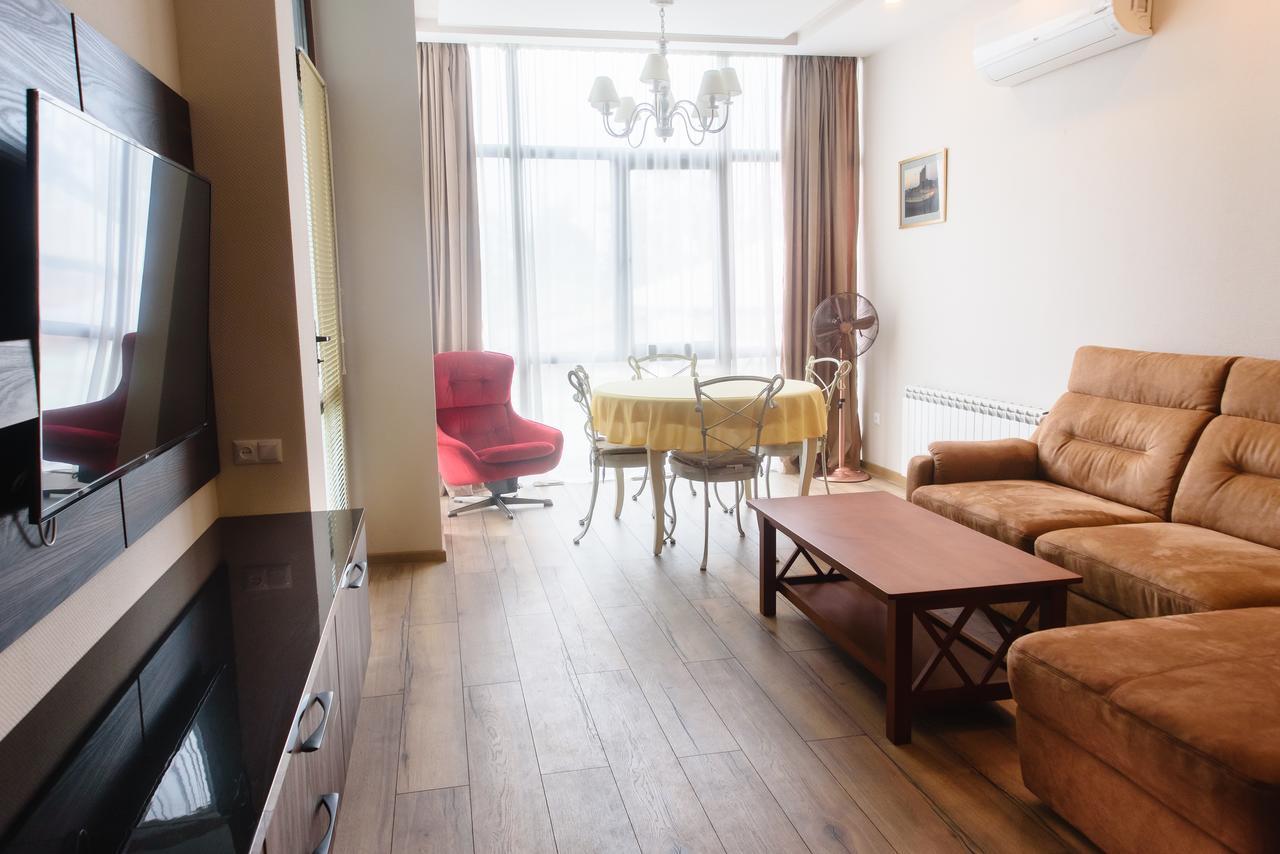 Boulevard Apartment Батуми Екстериор снимка