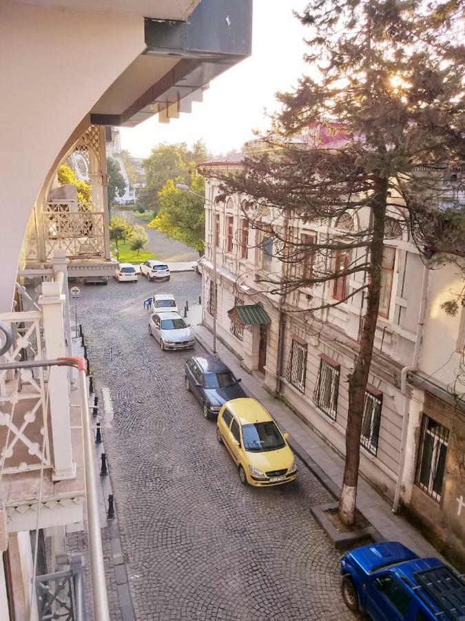 Boulevard Apartment Батуми Екстериор снимка